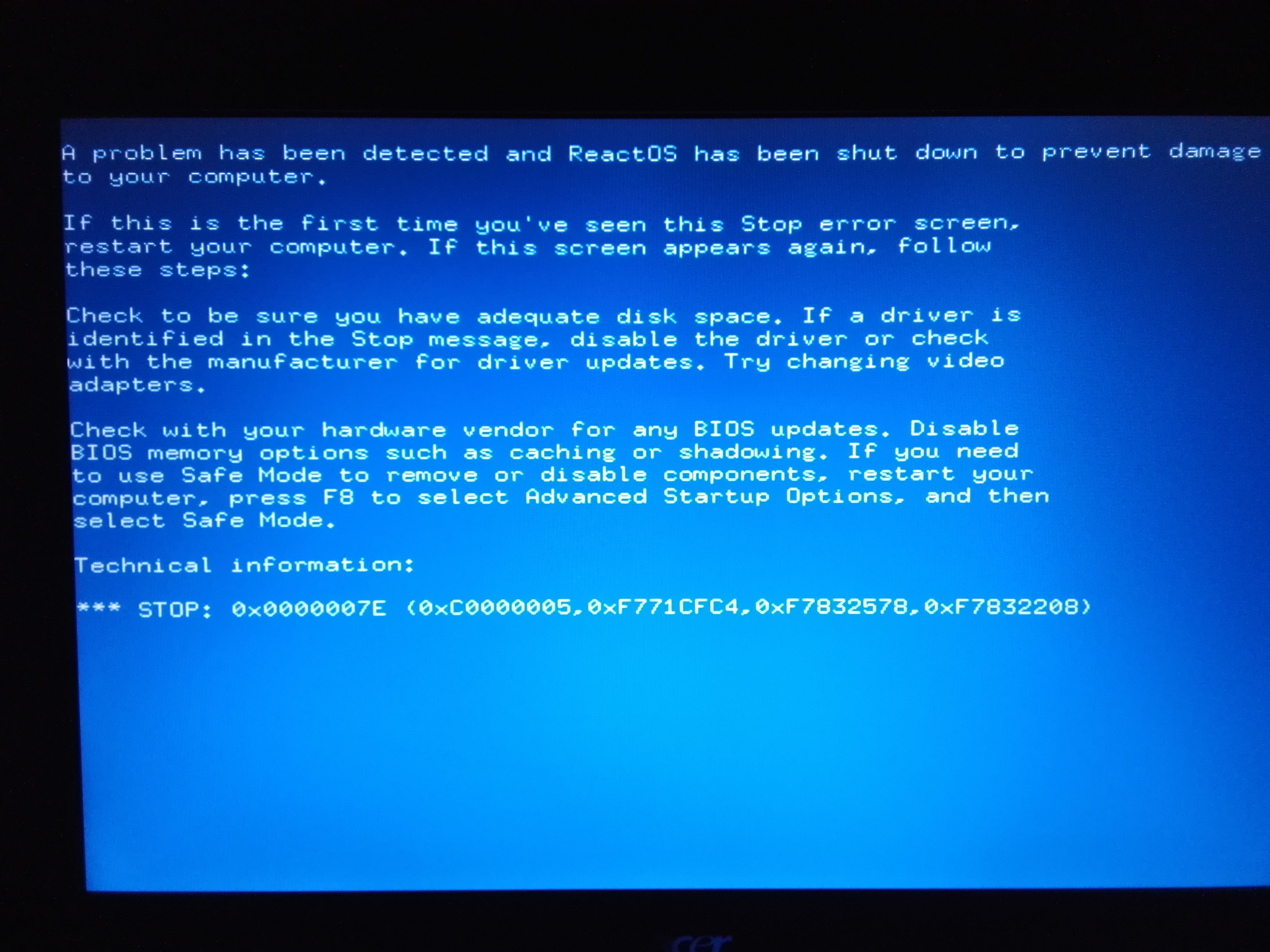 Select safe mode. Синий экран. Синий экран смерти Windows 2000. Экран ошибки. Windows 2000 BSOD.